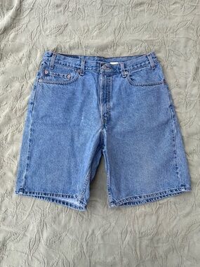 Levi’s | Vintage 2001 Y2k Relaxed Fit 550 Dad Jean Shorts | 90s Style